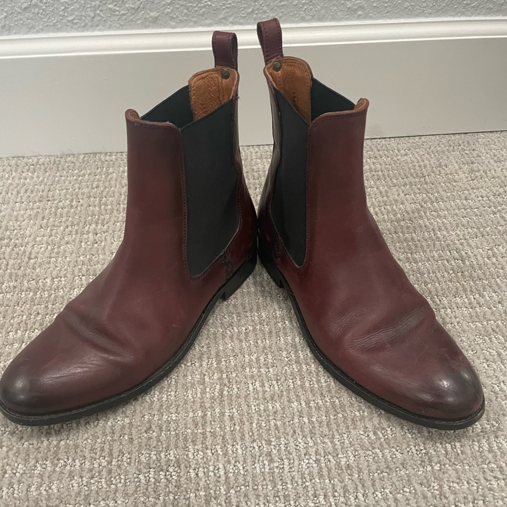 Maroon leather Frye Chelsea ankle boots - size 36.5